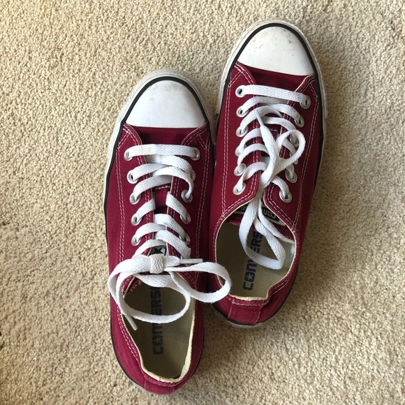 converse maroon low